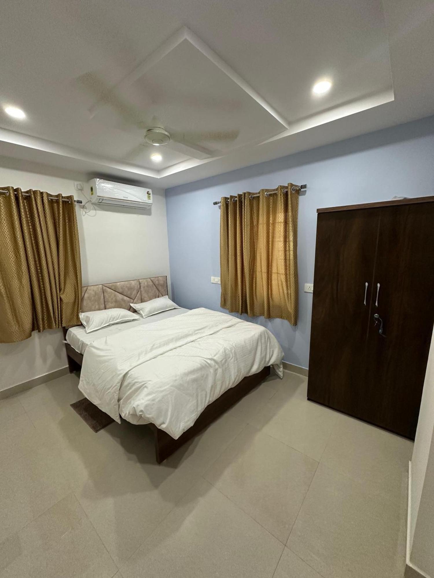 Cosmic Hotel & Guest House Gachibowli Raidurg Hajdarábád Exteriér fotografie