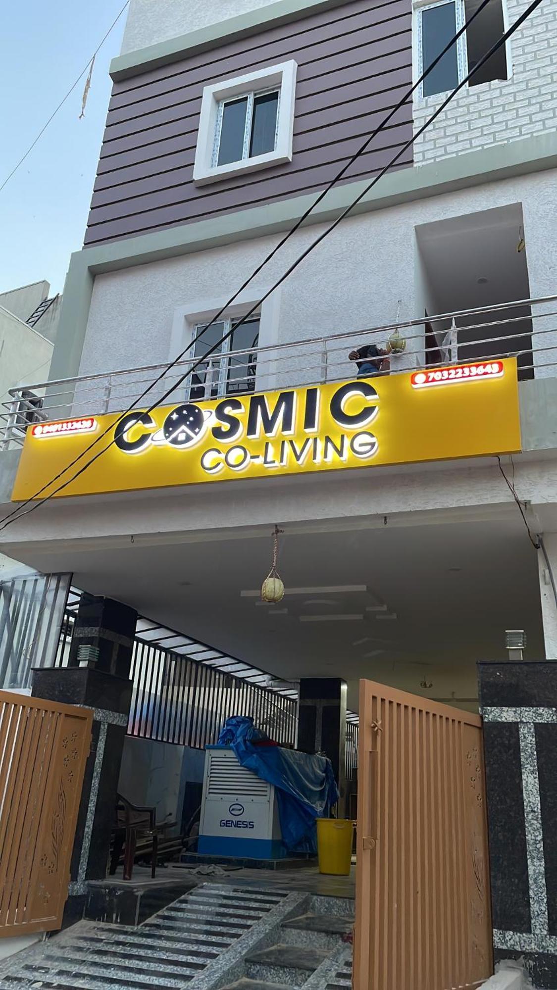 Cosmic Hotel & Guest House Gachibowli Raidurg Hajdarábád Exteriér fotografie